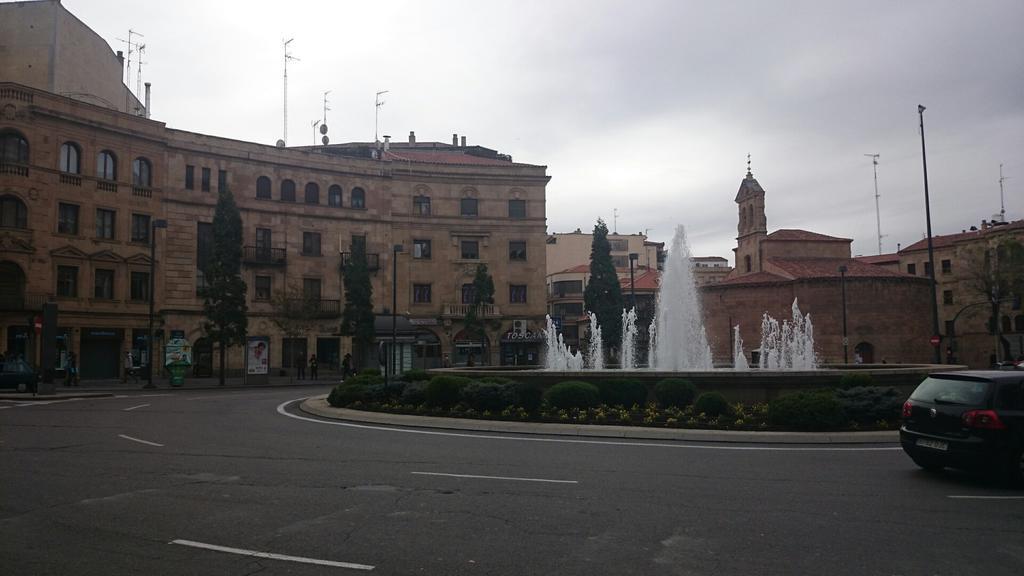 Apartamentos Salamanca Puerta Zamora, Centro, Wifi con salón y 2 dormitorios, Parking Quarto foto